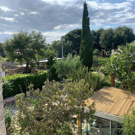 Konukevi Divella Suites