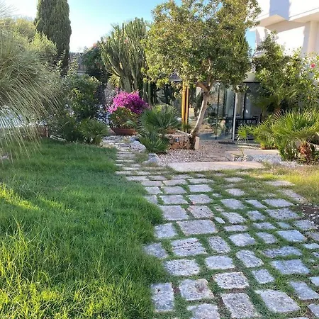 Divella Suites Konukevi San Vito (Apulia)