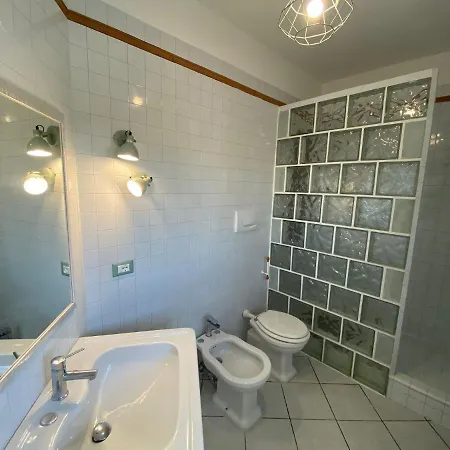 Konukevi Divella Suites